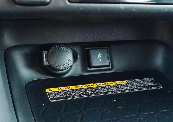 Toyota RAV4 cena 149900 przebieg: 87610, rok produkcji 2020 z Wałbrzych małe 466